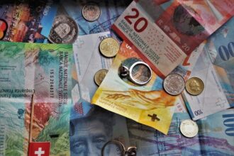 francul elvetian este considerat un refugiu sigur in perioadele incerte dar a devenit un motiv de ingrijorare pentru elvetia 6841e991a47d2