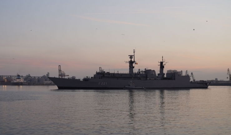 Fregata ''Regele Ferdinand'' își face apariția în portul militar Constanța, în timp ce un marinar a dispărut din echipaj 1 fregata regele ferdinand revine in portul militar constanta un marinar a disparut de la bord 684bbbfdcbeb7
