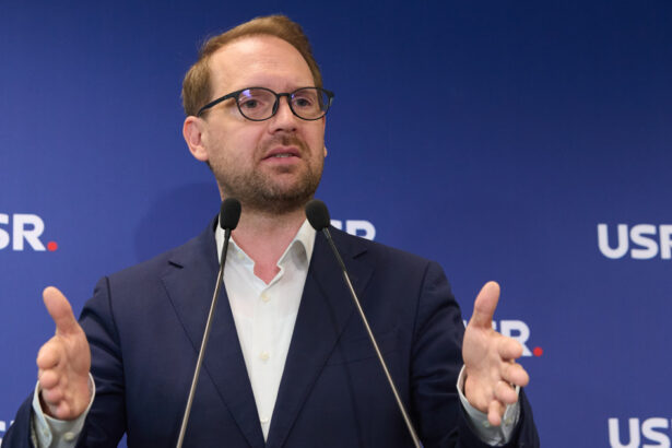 fritz vom vota un guvern din care face parte usr executivul va trebui sa aiba lideri credibili care au autoritate politica si morala 684030a815437