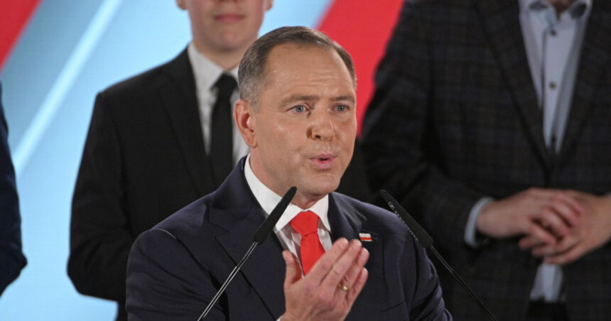 Revoltă în Polonia după ce o publicație din Israel l-a etichetat pe Karol Nawrocki drept „revizionist al Holocaustului” 1 furie in polonia dupa ce o publicatie israeliana l a numit pe karol nawrocki revizionist al holocaustului 683f28f041a01