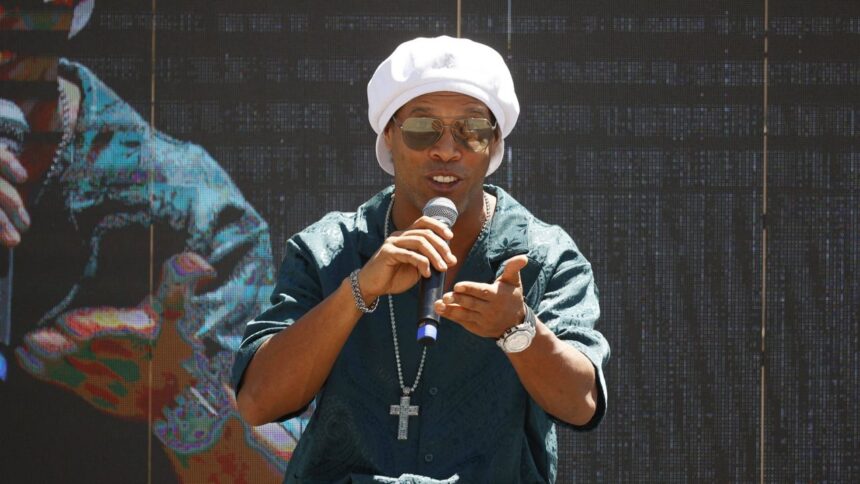 Valorile uimitoare ale terenurilor echipelor lui Ronaldinho și Mutu la Festivalul Sportiv (Transmis în direct pe VOYO și PRO Arena) 1 galerie foto astronomic cat valoreaza loturile echipelor lui ronaldinho si mutu la sports festival live pe voyo si pro arena 684c611fcf5b4