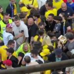 Radu Drăgușin în centrul atenției: Momente de intensitate la pauza confruntării România - Cipru! 2 galerie foto atractia principala radu dragusin asaltat la pauza meciului romania cipru 684893868869a