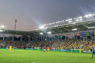 galerie foto cum arata tribunele pe arcul de triumf la romania danemarca 68545801352ea