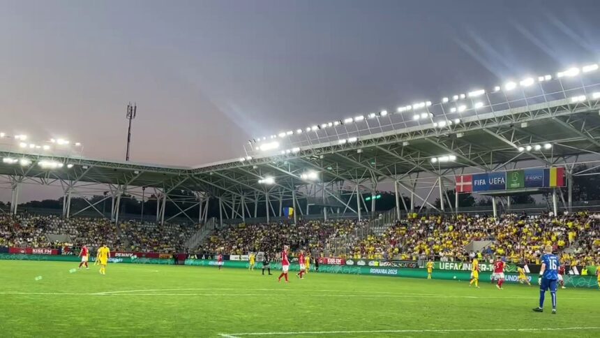 Spectacol pe „Arcul de Triumf”: Atmosfera din tribune la Meciul România - Danemarca 1 galerie foto cum arata tribunele pe arcul de triumf la romania danemarca 68545801352ea