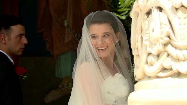 Captivanta apariție a lui Gică și Marilena Hagi la nunta Kirei: Ianis și Elena strălucesc în centrul atenției! 1 galerie foto cum au aparut gica si marilena hagi la nunta kirei ianis si sotia sa elena au atras toate privirile 686132bc44592