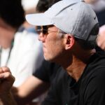 Darren Cahill dezvăluie conversația din vestiar cu Sinner, după finala de la Roland Garros pierdută din cauza a trei mingi de meci nevalorificate 2 galerie foto darren cahill recunoaste ce i a spus lui sinner in vestiar dupa finala roland garros pierduta in urma a trei mingi de meci ratate 685198de8fc7c