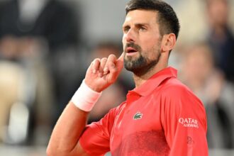 galerie foto djokovic rade la urma si rade mai bine reporterul care l a jignit gratuit scos din lot pentru wimbledon 2025 685a352e63b39