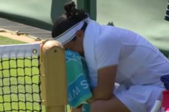galerie foto dubla finalista la wimbledon in lacrimi si distrusa dupa doar 26 de minute in editia 2025 prin ce a trecut 6862809e98f67