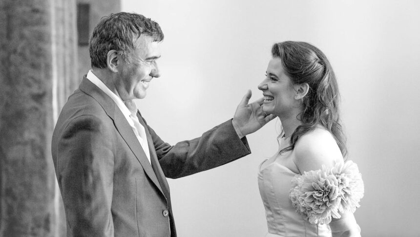 Un gest emoționant al lui Gică Hagi pentru Kira, înainte de ceremonia cu Thomas Ferfelis: „M-a rugat să o ajut!” 1 galerie foto gestul facut de gica hagi pentru kira inainte de nunta cu thomas ferfelis m a pus sa o car 6861a6a2dc5e4