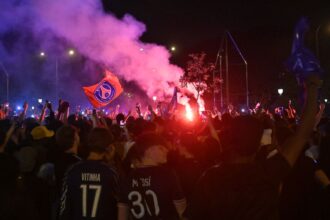 galerie foto haos la paris dupa finala ucl doua persoane au murit iar alte cateva sute au fost arestate 683c2c7fee5cb