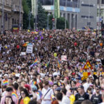 Jandarmii au aplicat sancțiuni de 6.000 de lei la marșul Bucharest Pride și activitățile din Pride Park, iar trei participanți s-au confruntat cu dosar penal. 2 galerie foto jandarmii au dat amenzi de 6 000 lei la marsul bucharest pride si evenimentele pride park trei persoane s au ales cu dosar penal 68457a2db9b1a
