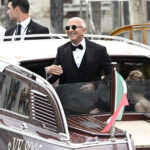 Jeff Bezos și Lauren Sanchez: Nunta anului surprinde cu momente spectaculoase și neașteptate! 3 galerie foto jeff bezos s a casatorit cu lauren sanchez imagini spectaculoase de la nunta anului e o abatere de la ceea ce se asteapta oamenii 685f83b7c1cc1
