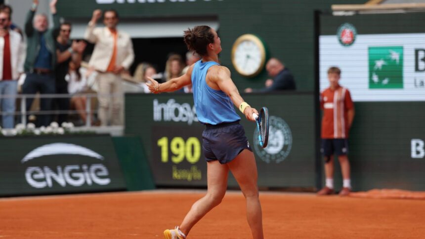 Surpriză la Roland Garros 2025: O franțuzoaică de pe locul 361 WTA îi dă o lecție celei de-a treia jucătoare a lumii și își asigură un premiu fabulos! 1 galerie foto numar 361 wta o frantuzoaica a eliminat a treia jucatoare a lumii in optimile roland garros 2025 ce premiu si a asigurat dintr o lovitura 683dc0f0f2bf3