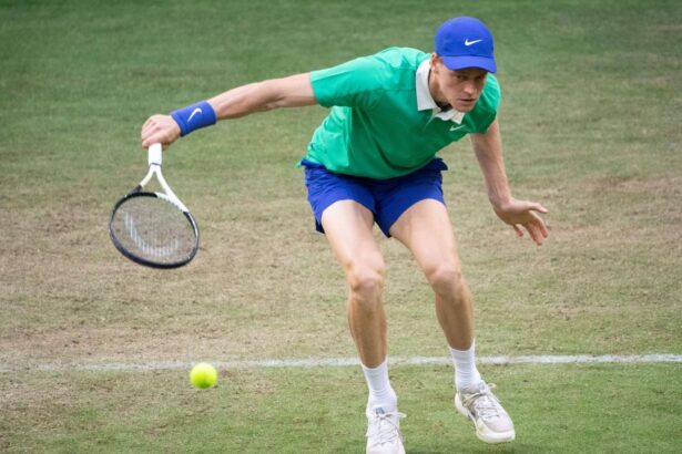 galerie foto s a intamplat minunea sinner batut prima data de un jucator din afara top 20 atp dupa doi ani 68552e7727ec1