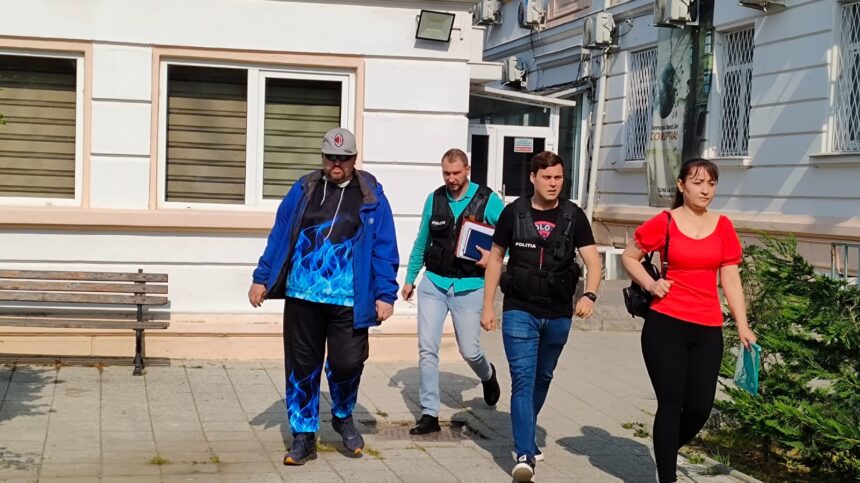 Constănțeanul care gestiona un site cu imagini intime ale femeilor, audiat de poliția județeană din Constanța 1 galerie fotovideo constanteanul care administra site ul cu femei fotografiate in ipostaze intime audiat la ipj constanta 684c2fb781940