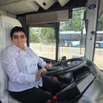 Georgeta Oprea, conducătoare auto la CT BUS, dezvăluie tainele profesiei: Dragostea pentru volan depășește orice obstacol din trafic! 2 georgeta oprea soferita la ct bus despre secretele meseriei pasiunea invinge toate problemele din trafic aici e secretul 6857769f50a96