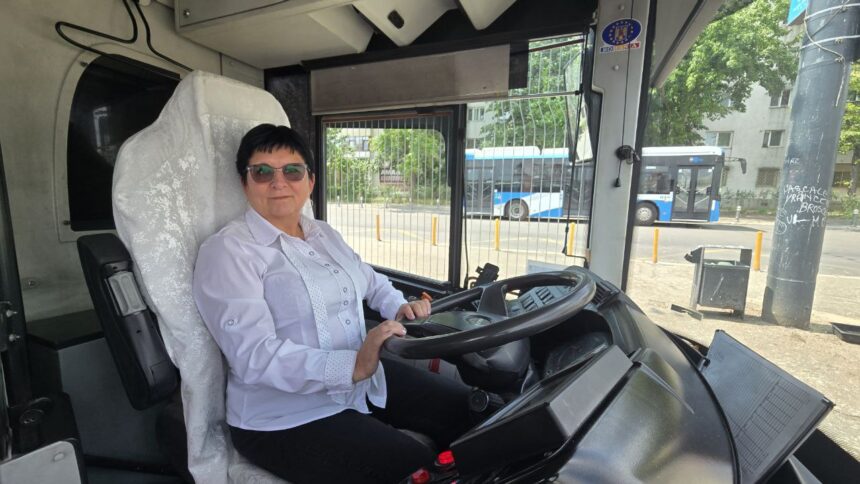 Georgeta Oprea, conducătoare auto la CT BUS, dezvăluie tainele profesiei: Dragostea pentru volan depășește orice obstacol din trafic! 1 georgeta oprea soferita la ct bus despre secretele meseriei pasiunea invinge toate problemele din trafic aici e secretul 6857769f50a96