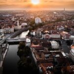„DIAGRAFE: Cum influențează Estul și Vestul țării prețurile imobiliare – O privire asupra discrepanțelor” 3 grafice estul si vestul tarii trag piata imobiliara in directii diferite cum arata diferentele de pret 683da0b00cade