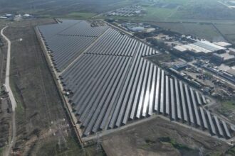 grafice productia de energie solara a acoperit luni la orele pranzului peste 50 din consumul intern 68502743d342c