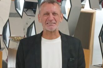 grande craioveanu cetatean de onoare la slatina cui i a multumit in fata intregului oras 685fafe7e8557