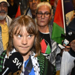 Greta Thunberg, supusă „chinului” melodiilor infantile de către israelieni, înainte de întoarcerea sa în Suedia 3 greta thunberg a fost torturata de israelieni cu cantece pentru copii inainte de a fi deportata in suedia 68496eacf1228