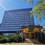 Hotelul Perla din Mamaia are șanse să rămână în picioare: Procesul de clasare de urgență a fost inițiat! 2 hotelul perla din mamaia ar putea sa nu fie desfiintat a fost declansata procedura de clasare in regim de urgenta 685fde4152138