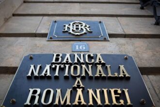 in luna mai rezervele in valuta ale bnr au scazut cu aproape 7 miliarde de euro fata de luna precedenta 683d84e4c1929