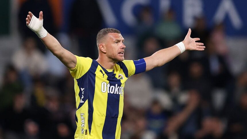 Război pe teren: Edin Dzeko revine în Serie A, provocându-l pe Mourinho! 1 in razboi deschis cu mourinho edin dzeko se intoarce in serie a 68540e2eed005