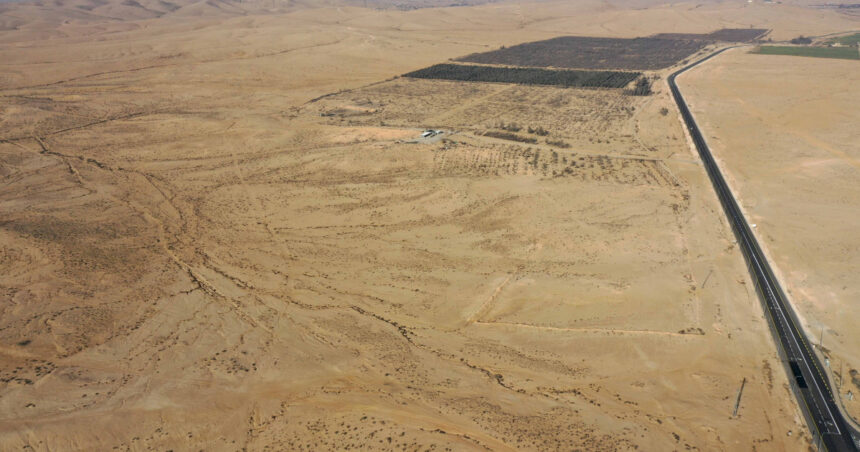 Israelul, în căutarea adevărului despre programul nuclear iranian, ascunde un mister de proporții: detalii despre arsenalul său atomic de la Dimona. 1 in timp ce vizeaza programul nuclear al iranului israelul are propriul secret ce se stie despre armele atomice de la dimona 68529e8b7d100
