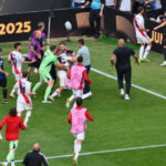 Conflicte pe teren după confruntarea Inter Milano - River Plate. Cum s-a implicat Chivu? 3 incaierare pe teren dupa meciul inter milano river plate ce a facut chivu 685d7dcaed330