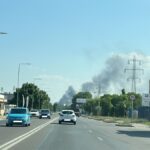 Flăcări pe patru roți în Constanța: un nor de fum înghite strada Vârful cu Dor 2 incendiu auto in constanta pe strada varful cu dor nor gros de fum deasupra cartierului 68595bd557ba1