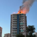 Flăcările mistuie o clădire de 13 etaje în sud-estul Turciei: trei vieți pierdute, printre care două de copii 3 incendiu la o cladire cu 13 etaje in sud estul turciei trei morti dintre care doi copii 68420eb829959