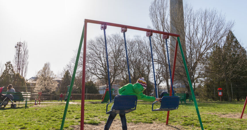 Flăcări provocate de copii într-un parc din Iași: Îndemn al ISU Iași pentru părinți 1 incendiu provocat de copii intr un parc din iasi isu iasi apel catre parinti 68443dcd9105d