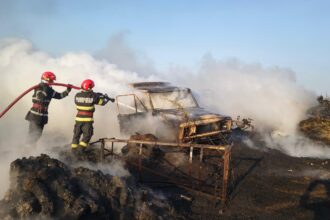 incendiu puternic de vegetatie uscata in babadag un aro mistuit de flacari pompierii au reusit sa salveze utilajele agricole 6853119f5203e