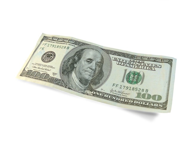 Dolarul american coboară la cele mai mici valori din ultimele trei ani în fața principalelor monede internaționale pe piețele asiatice. 1 indicele dolarului american s a depreciat in raport cu mai multe valute internationale majore pe bursele asiatice pana la cel mai scazut nivel din ultimii trei ani 685d0c97582b9