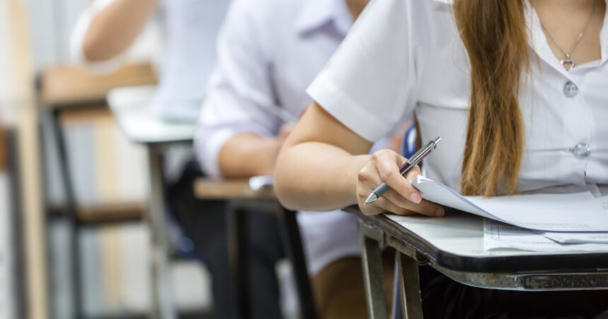 Înscrie-te pentru sesiunea de toamnă a examenului de bacalaureat 2025. Programul testelor scrise din august 1 inscrieri pentru sesiunea din toamna a examenului de bacalaureat 2025 calendarul probelor scrise din luna august 68563b3b0cd00