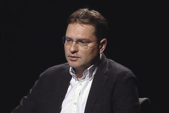 interviu dan manolescu traim bine pe credit dar suntem in recesiune mascata trebuie sa creasca taxele existente pentru ca am majorat pensiile anul trecut 68502e5534705