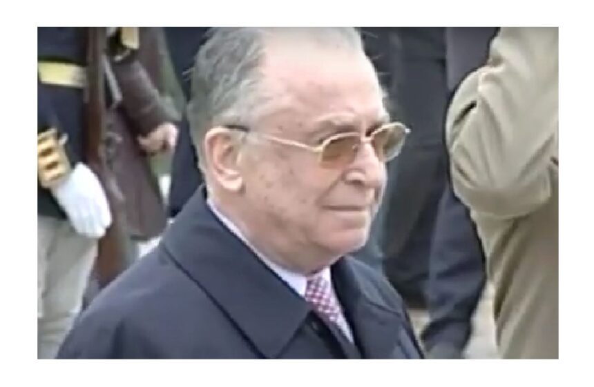 Ion Iliescu continuă tratamentul în unitatea de terapie intensivă. Medicii anunță că sănătatea sa este în parametri normali. 1 ion iliescu ramane la terapie intensiva reprezentantii spitalului transmit ca starea sa e stabila 684ea92fb8482