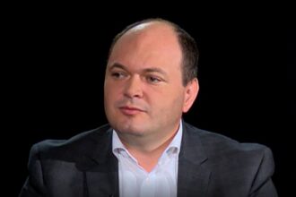 ionut dumitru economistul sef al raiffeisen va fi consilier onorific al premierului bolojan 685ea815e7360