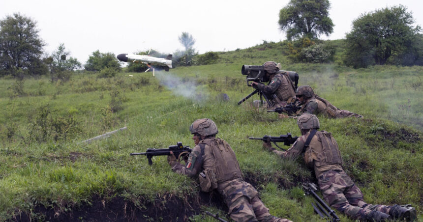 Ionuț Moșteanu a purtat discuții cu oficialul francez al Apărării privind întărirea contingentului NATO de la Cincu, sub egida Franței. 1 ionut mosteanu a discutat cu ministrul francez al apararii despre consolidarea grupului nato de la cincu aflat sub comanda franceza 685bd2309cb96