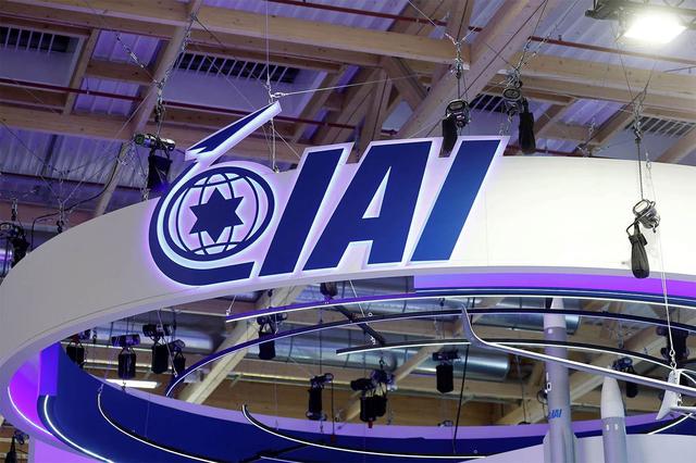 Israelul, revoltat de decizia Franței de a interzice cinci expoziții de armament la Salonul Aeronautic, din cauza expunerii armelor ofensive 1 israelul infuriat dupa ce guvernul francez i a interzis cinci standuri de armament la salonul aeronautic deoarece nu a indepartat armele ofensive
