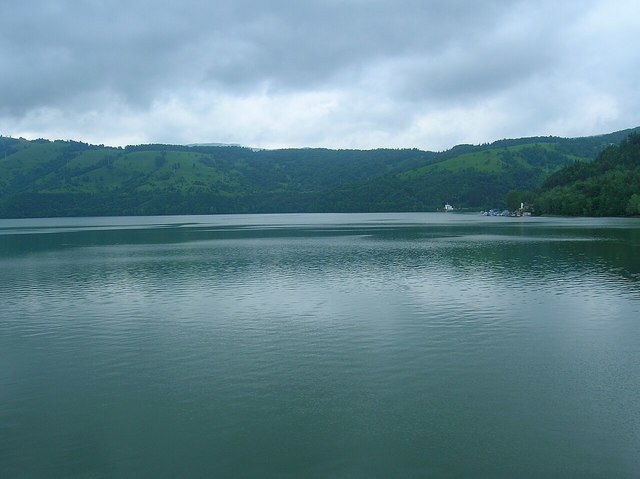 Iulian Dascălu își transformă afacerea, având ambiția de a dezvolta o hidrocentrală puternică pe lacul Bicaz, cu capacitate de sute de MW. 1 iulian dascalu si a capitalizat firma prin care vrea sa construiasca o hidrocentrala cu acumulare prin pompaj de sute de mw pe lacul bicaz 68426834a6dcd