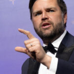 JD Vance a dezvăluit „Principiile lui Trump” într-o cină de gală a republicanilor din Ohio 2 jd vance a explicat doctrina trump la o cina republicana in ohio 685bc805468e2
