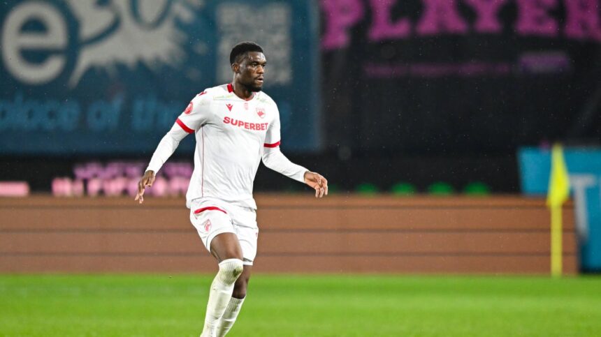 Josue Homawoo, blocat în drumul său spre Standard Liege din cauza obstacolelor create de Dinamo! 1 josue homawoo nu poate semna cu standard liege din cauza lui dinamo 685e96b5730e2
