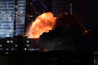 live text a doua noapte de bombardamente israelul este in razboi iranul isi rezerva dreptul de a raspunde decisiv 684d07bfecc8a