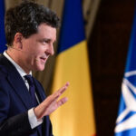 Nicușor Dan își lansează mandatul cu prima conferință de presă la Cotroceni: Ce hotărâri esențiale se preconizează? 2 live text nicusor dan sustine prima conferinta de presa la cotroceni ce decizii majore sunt asteptate 683ff4e19d808