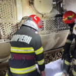 Accident feroviar: Locomotiva și două vagoane încărcate cu benzină au ieșit de pe șine, provocând scurgerea combustibilului dintr-unul dintre ele. 3 locomotiva si doua vagoane ale unui tren plin cu benzina au deraiat se scurge combustibil dintr unul dintre vagoane 6843c9bed6102