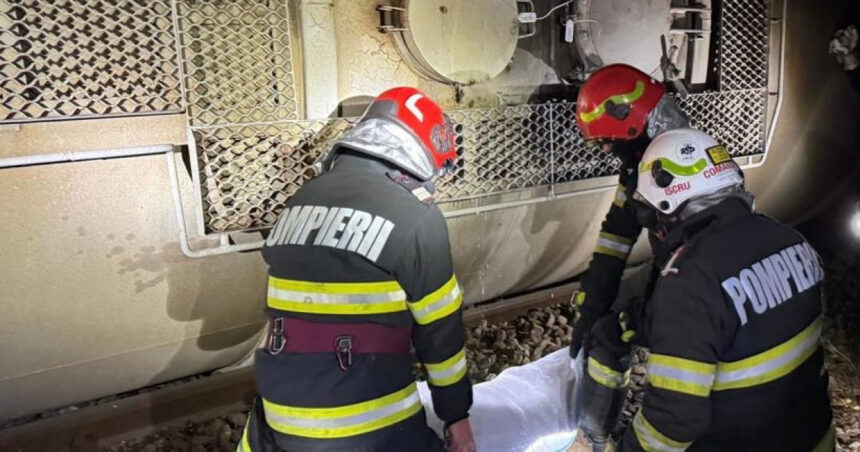 Accident feroviar: Locomotiva și două vagoane încărcate cu benzină au ieșit de pe șine, provocând scurgerea combustibilului dintr-unul dintre ele. 1 locomotiva si doua vagoane ale unui tren plin cu benzina au deraiat se scurge combustibil dintr unul dintre vagoane 6843c9bed6102