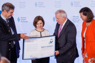 maia sandu a primit in germania premiul franz josef strauss a decis sa doneze suma de bani care insoteste distinctia 6856fc840d299