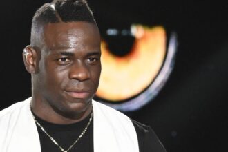 mario balotelli continua sa surprinda unde ajunge dupa despartirea de genoa 685e54683c83d